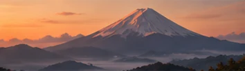 Le mont Fuji vu au coucher du soleil